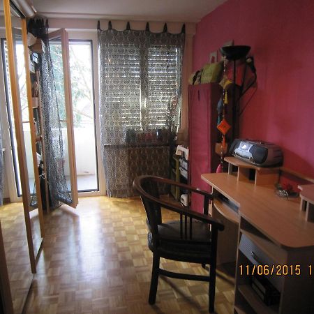 Schoenes Zimmer In Der City Basilej Exteriér fotografie